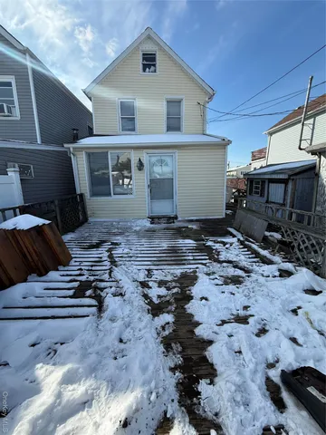 $390,000 | 5 Bayview Avenue | Howard Beach