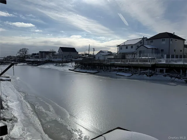 $390,000 | 5 Bayview Avenue | Howard Beach