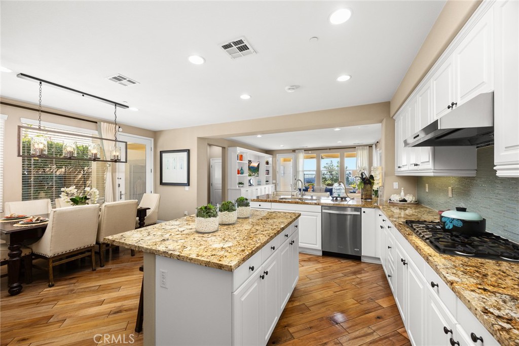 620 East Mandevilla Way Azusa, CA 91702 - Photo 12 of 58