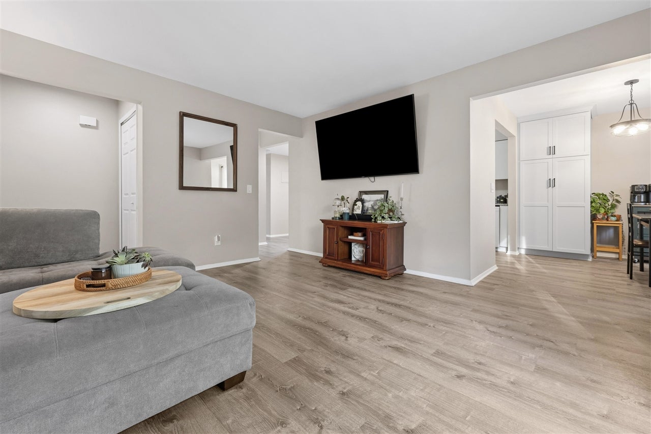 515 West Highland Road, Unit E6 Howell, MI 48843 - Photo 4 of 22 Gallery Image 4