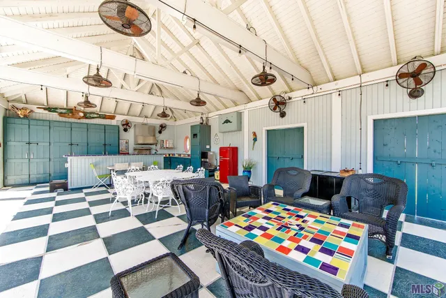 $599,000 | 141 Industrial Park Road, Larose, LA 70373