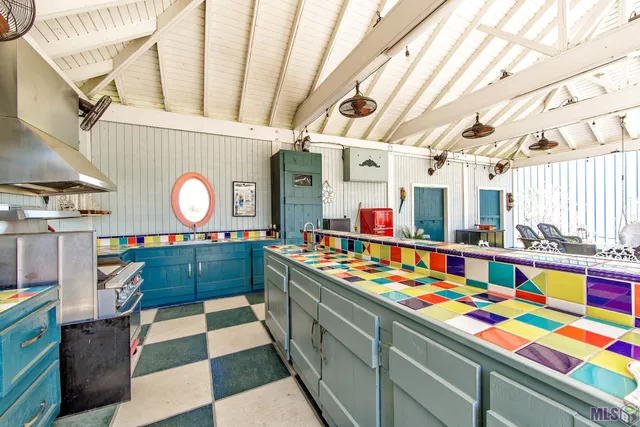 $599,000 | 141 Industrial Park Road, Larose, LA 70373