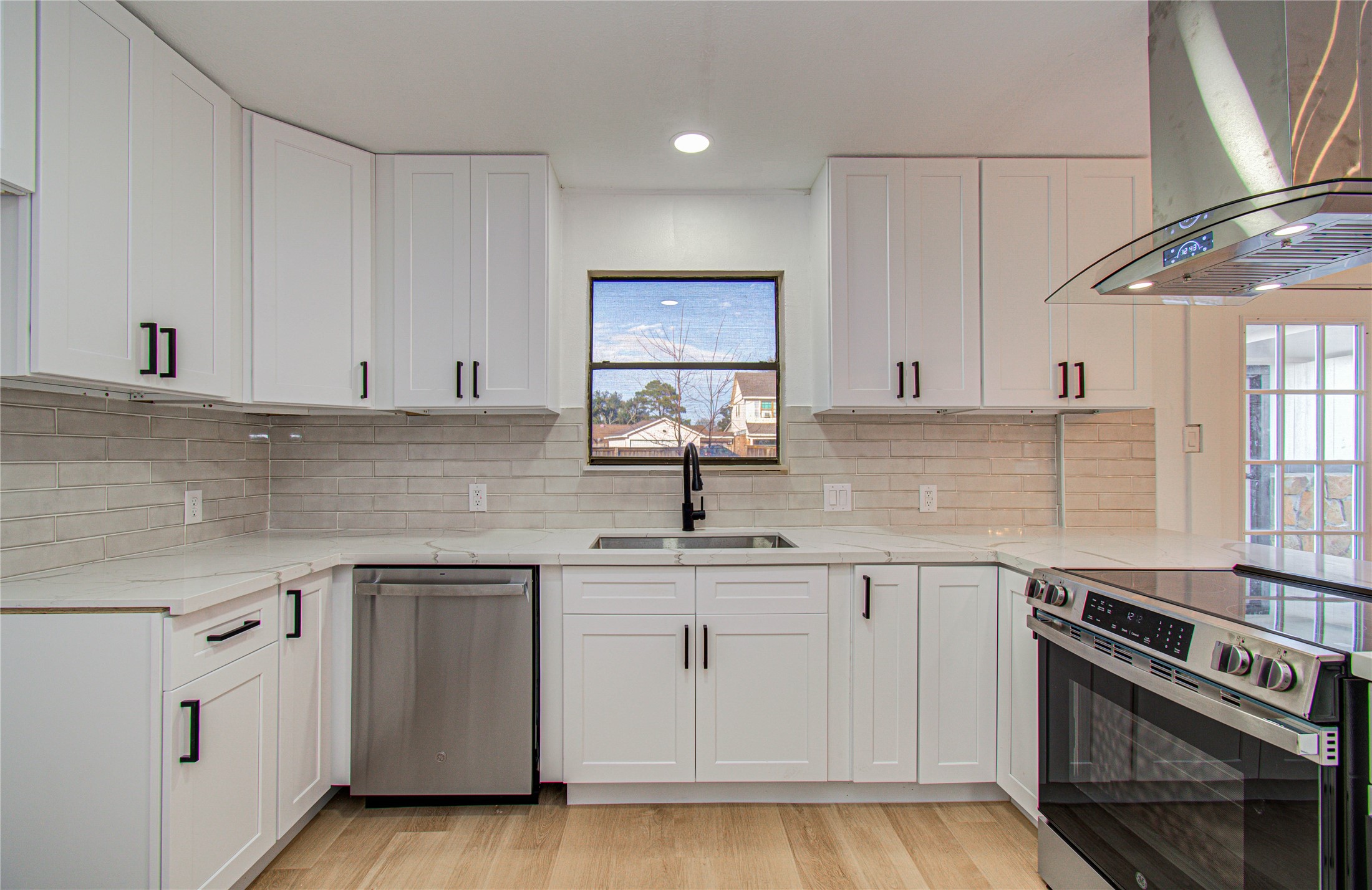 4710 Country Club View Baytown, TX 77521 - Photo 20 of 46