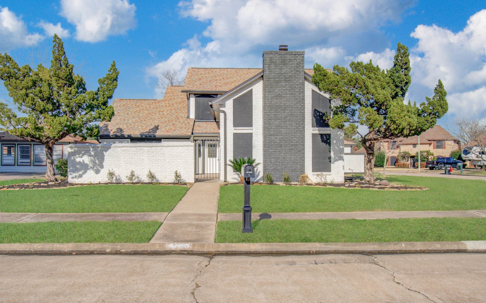 4710 Country Club View Baytown, TX 77521 - Photo 2 of 46