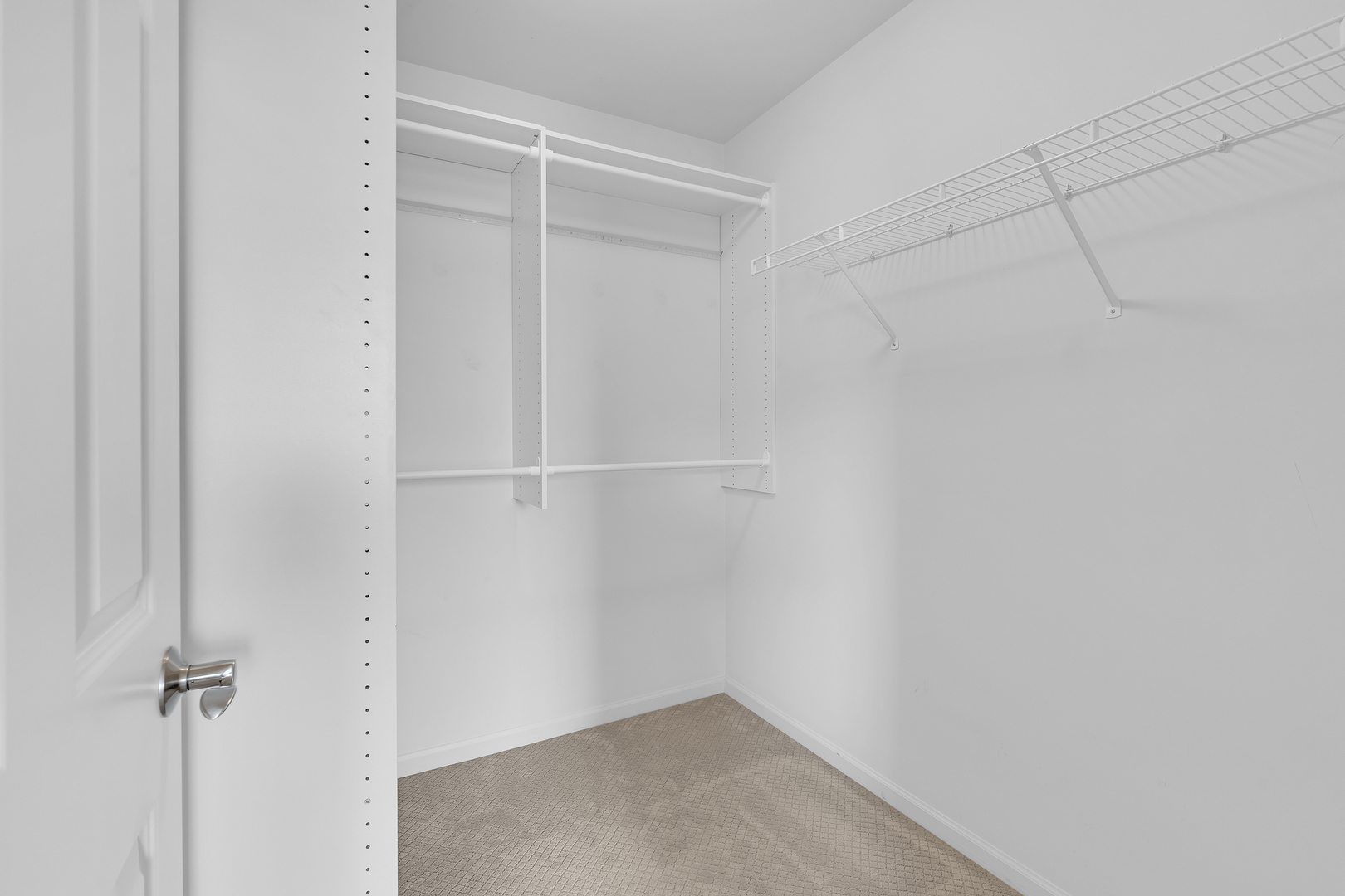 353 North Commerce Street Aurora, IL 60504 - Photo 20 of 33 Gallery Image 20