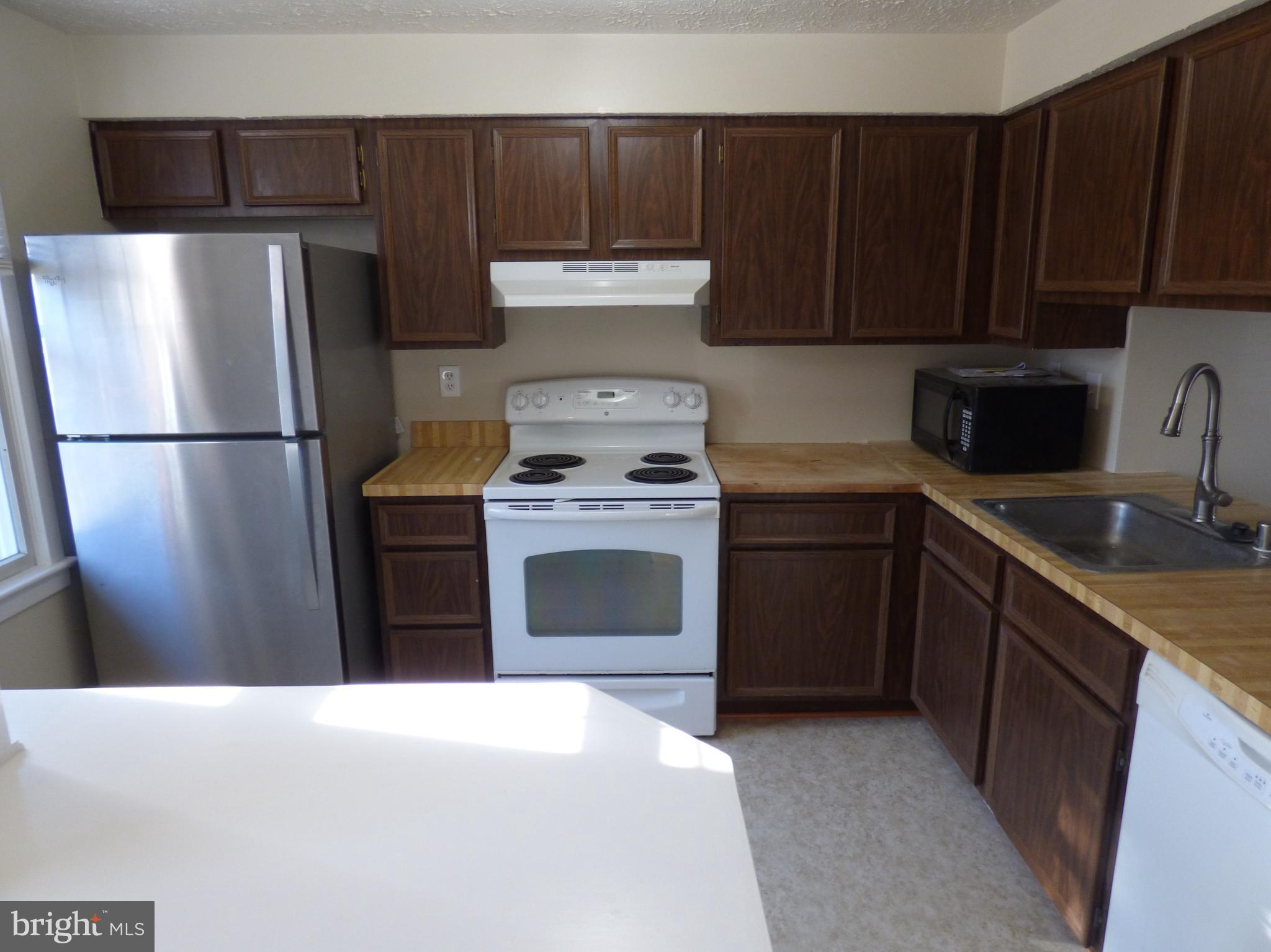 6801 Farmbrook Court Frederick, MD 21703 - Photo 3 of 19