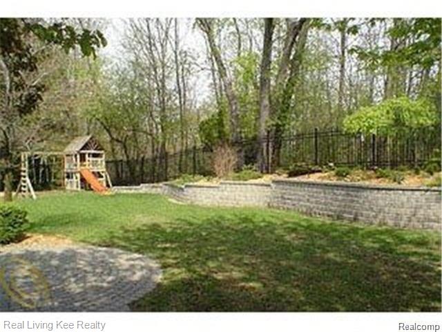 3734 Merriweather Lane Rochester, MI 48306 - Photo 13 of 13 GetMedia (11).jpg