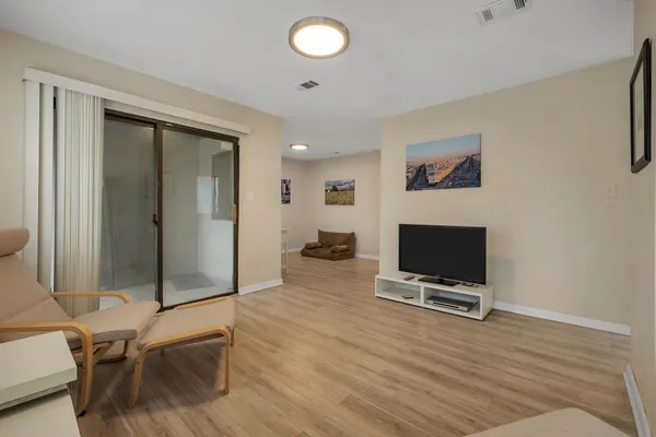 $159,900 | 1309 Airport Drive, Unit C07, Tallahassee, FL 32304