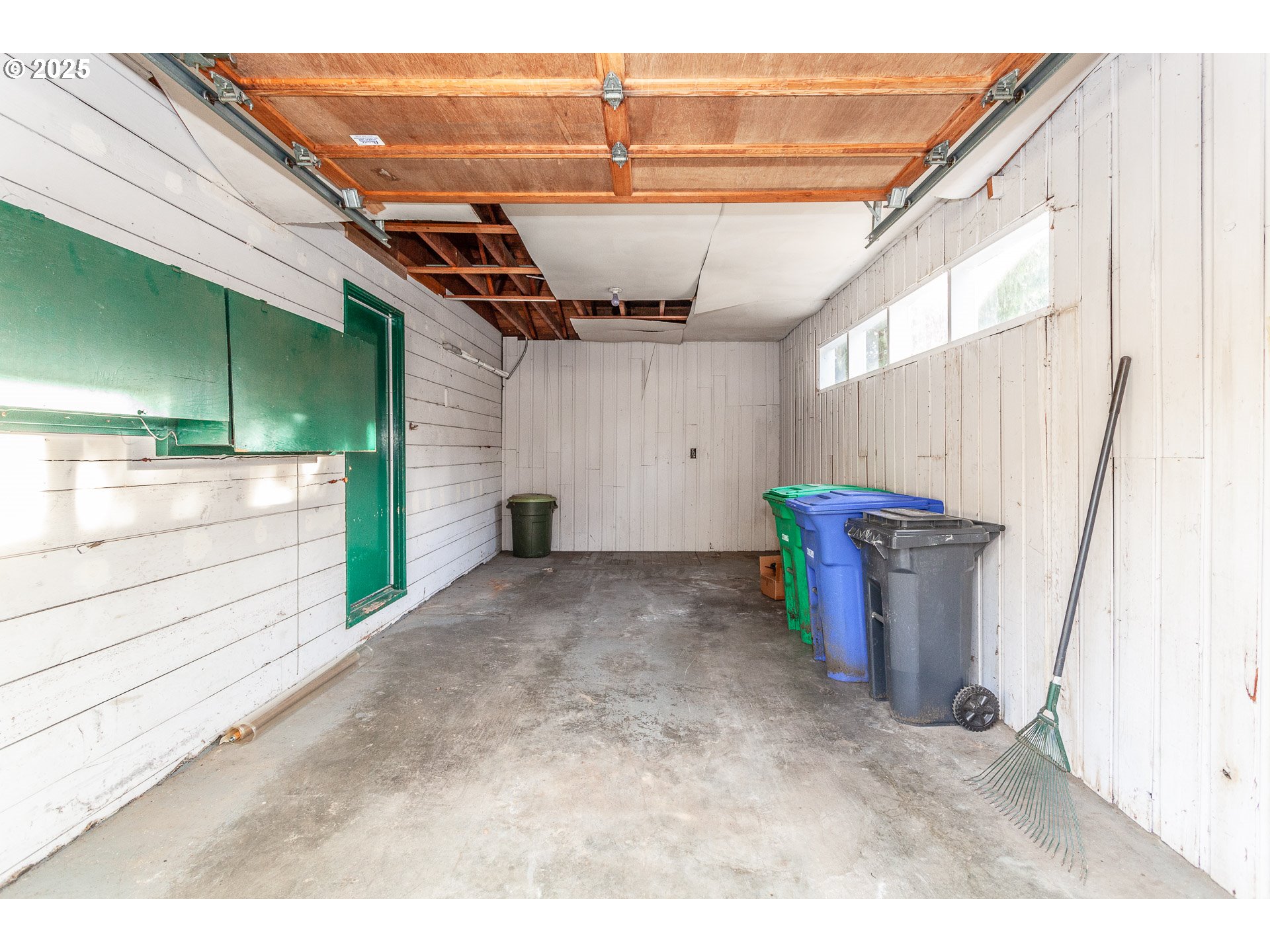 2604 Southwest Mitchell Court Portland, OR 97239 - Photo 25 of 31 Gallery Image 25