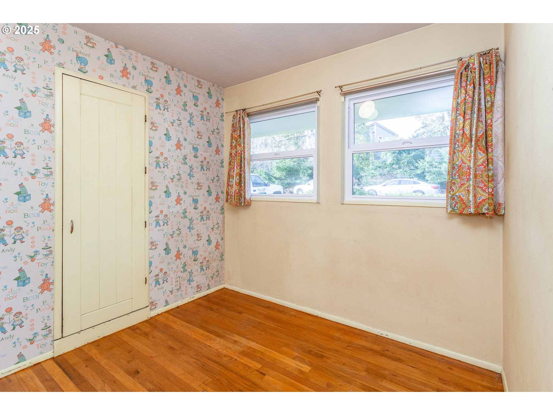 2604 Southwest Mitchell Court Portland, OR 97239 - Photo 8 of 31 Gallery Image 8
