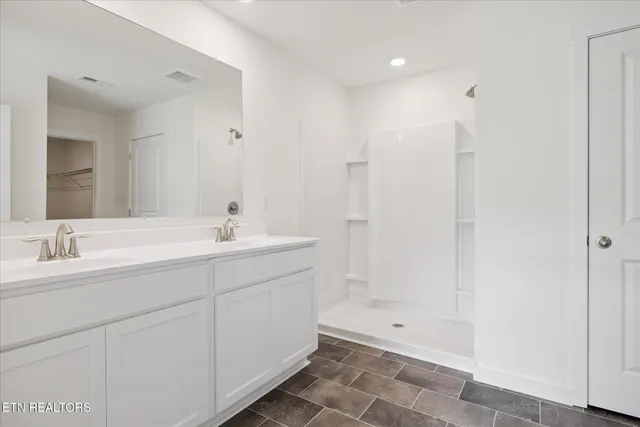 $336,560 | 192 North Blissful Mdws Drive, Harriman, TN 37748