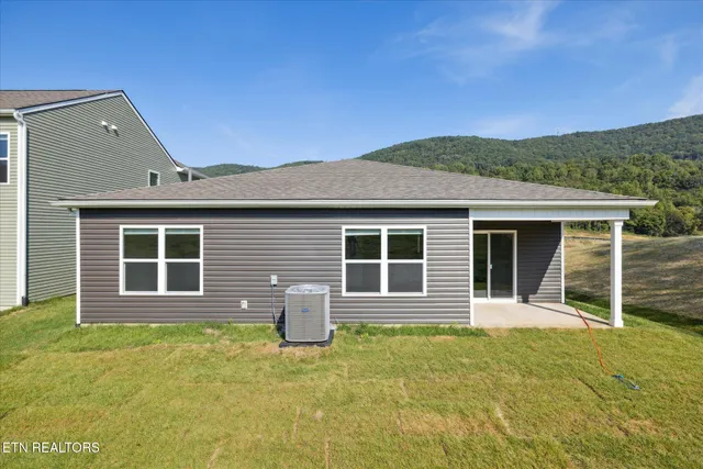 $336,560 | 192 North Blissful Mdws Drive, Harriman, TN 37748