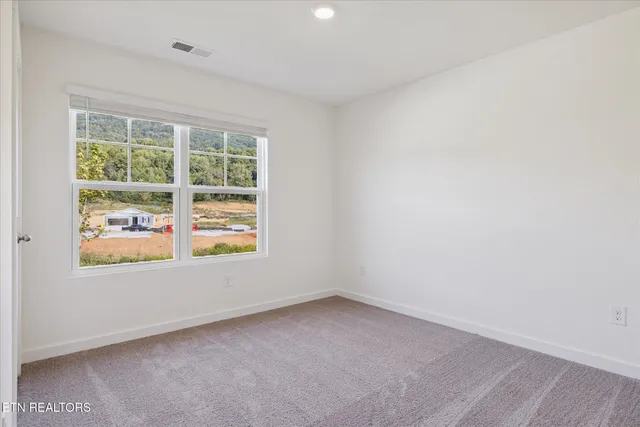 $336,560 | 192 North Blissful Mdws Drive, Harriman, TN 37748