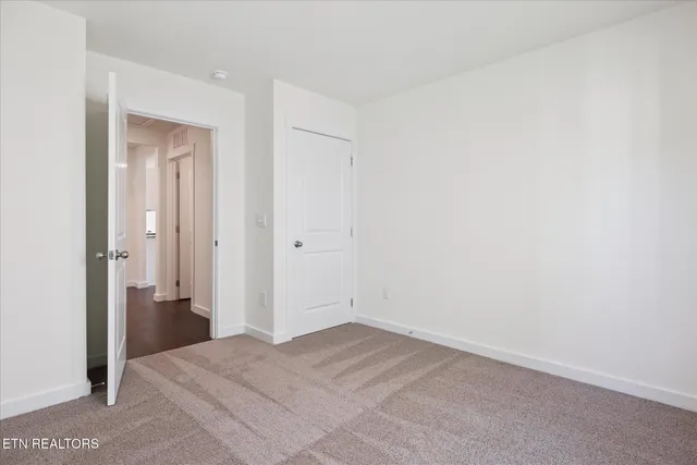 $336,560 | 192 North Blissful Mdws Drive, Harriman, TN 37748