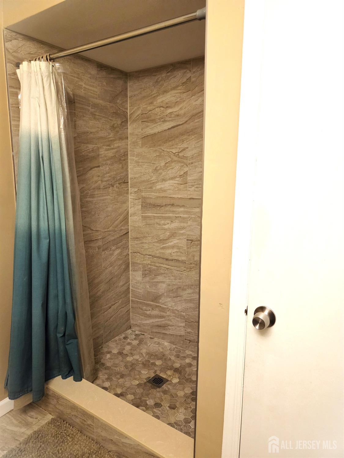 248 Alpine Way, Unit B Woodbridge, NJ 07095 - Photo 17 of 25