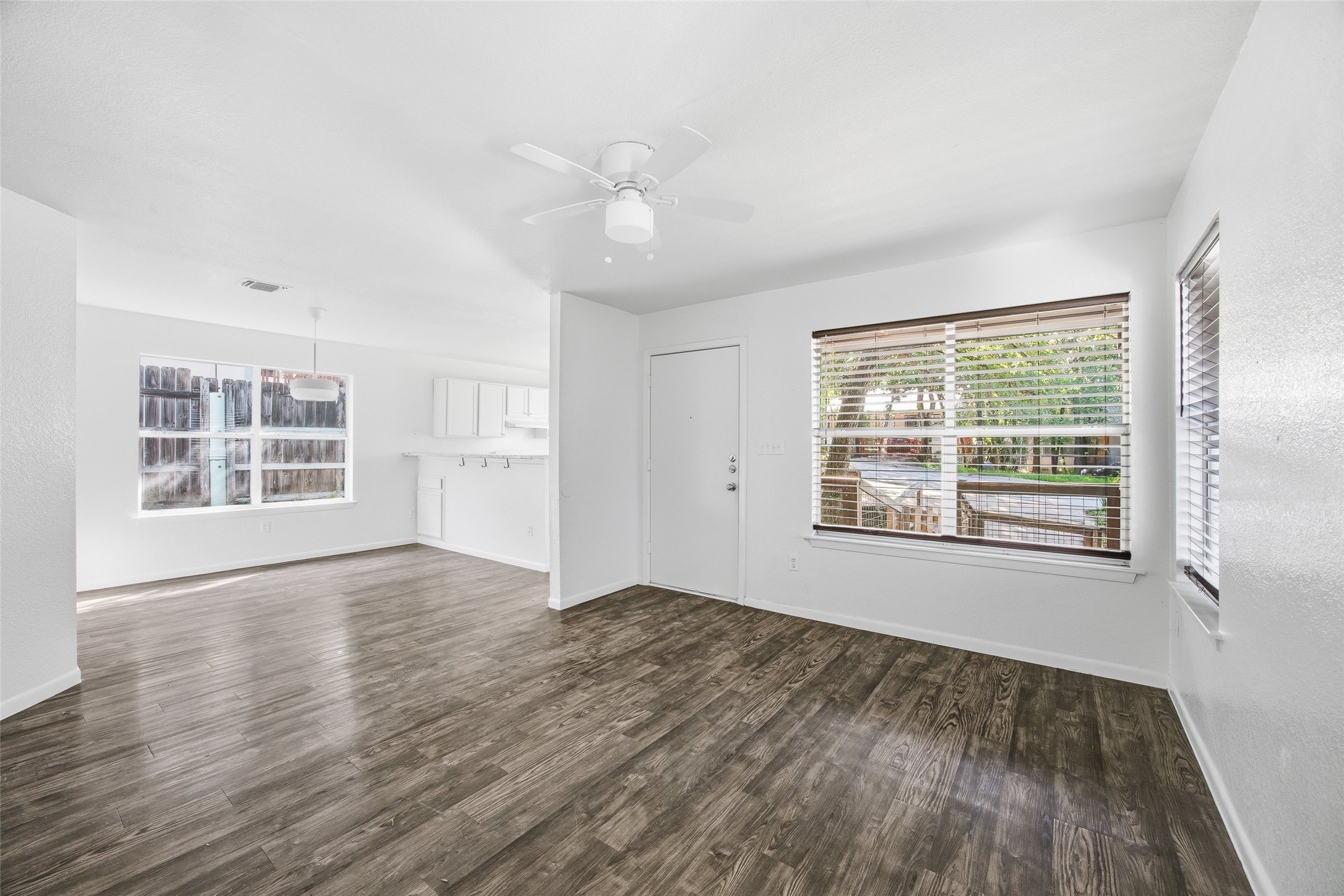 1106 Delano Street Austin, TX 78721 - Photo 6 of 32