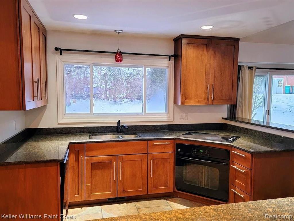 1505 Hampstead Lane Rochester Hills, MI 48309 - Photo 4 of 19