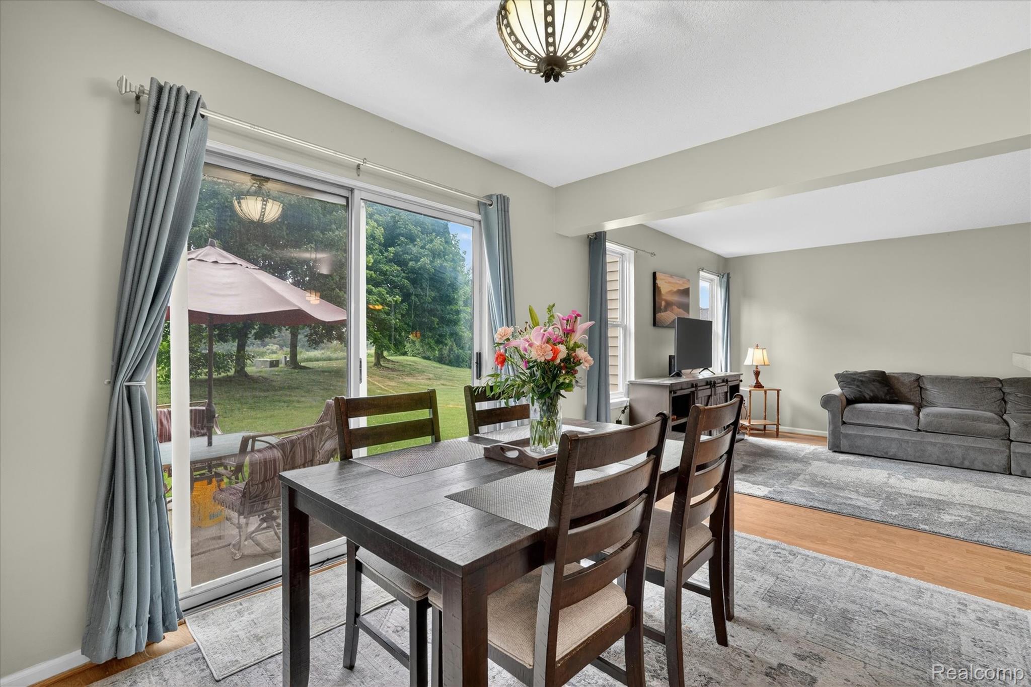 456 Lilly View Court Howell, MI 48843 - Photo 12 of 45 Dining area