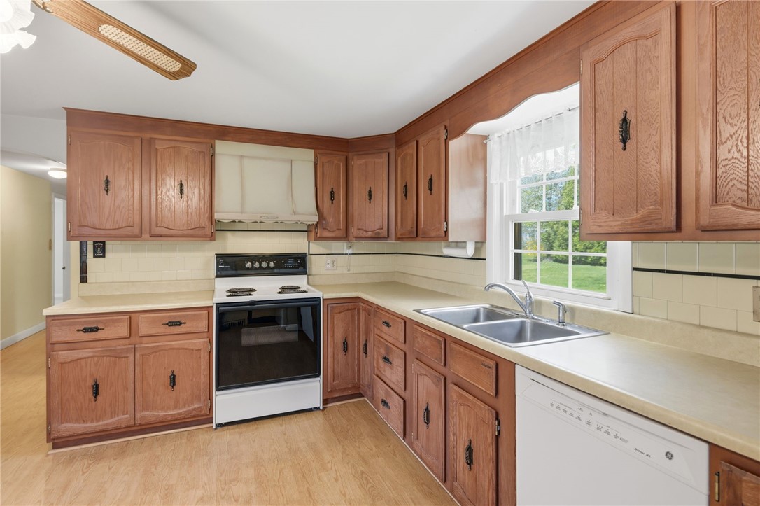 15 Valley View Drive Cumberland, RI 02864 - Photo 11 of 41