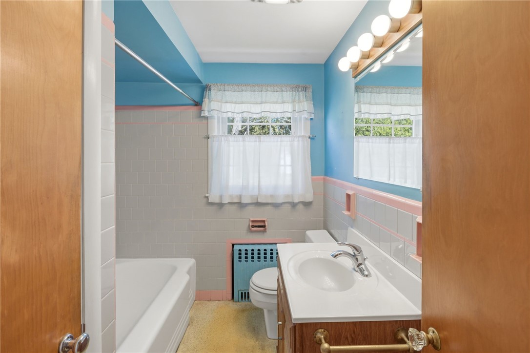 15 Valley View Drive Cumberland, RI 02864 - Photo 17 of 41