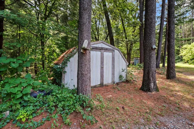 $373,000 | 699 Lincoln Lake Avenue Northeast, Lowell, MI 49331