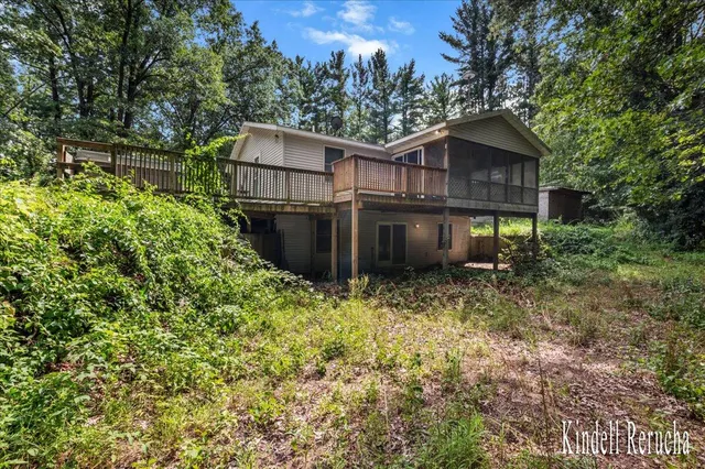 $373,000 | 699 Lincoln Lake Avenue Northeast, Lowell, MI 49331