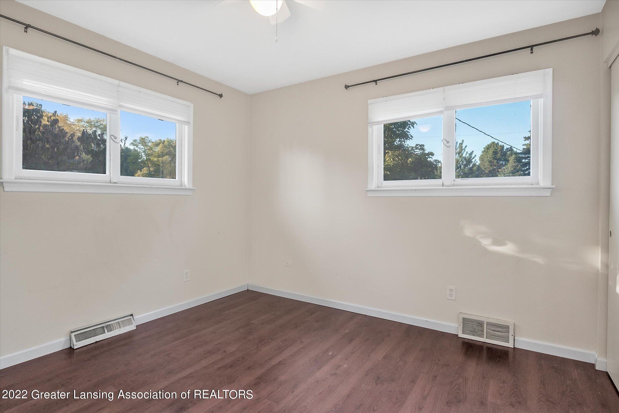 7991 Williams Road Lansing, MI 48911 - Photo 22 of 34 Bedroom