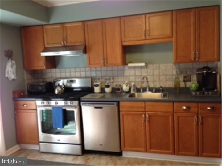 12 Hilton Road Mount Holly, NJ 08060 - Photo 2 of 20 Kitchen