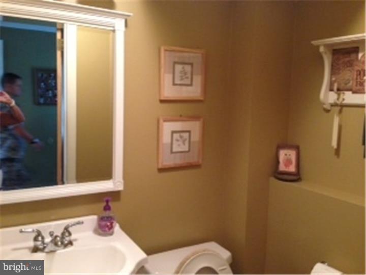 12 Hilton Road Mount Holly, NJ 08060 - Photo 12 of 20 Bathroom