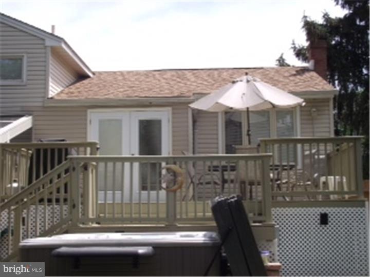12 Hilton Road Mount Holly, NJ 08060 - Photo 13 of 20 Deck