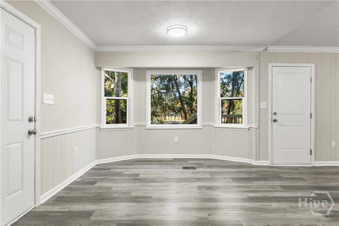 347 Riverbend Road Richmond Hill, GA 31324 - Photo 9 of 30