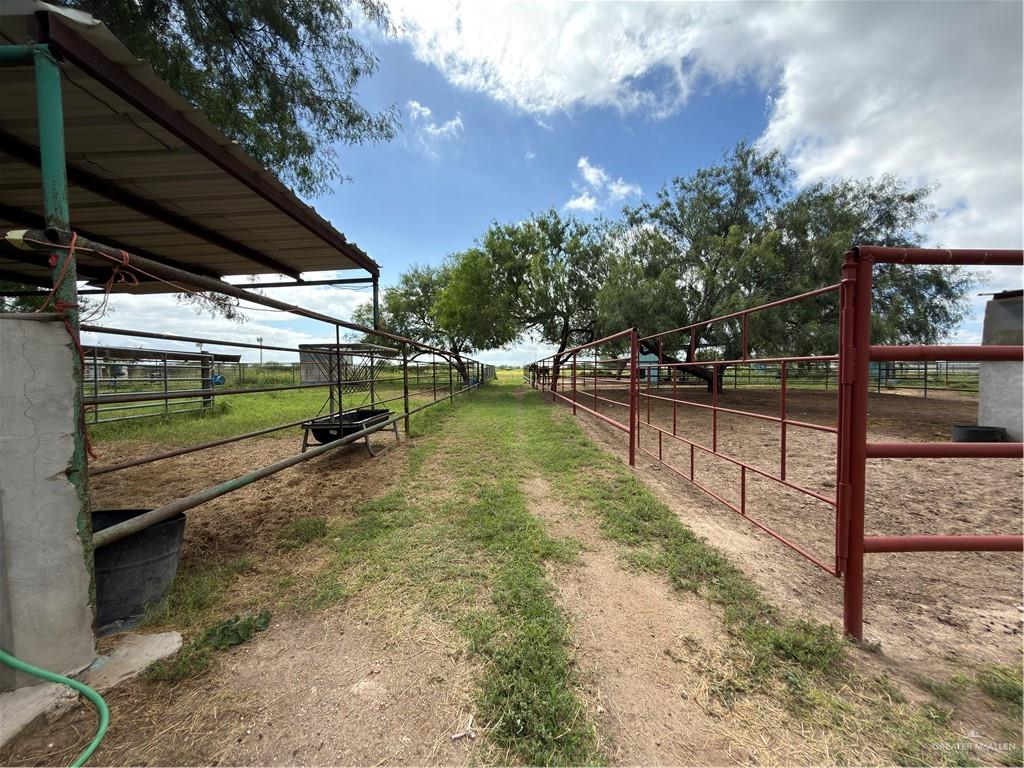 9510 Texan Road Mission, TX 78574 - Photo 32 of 43