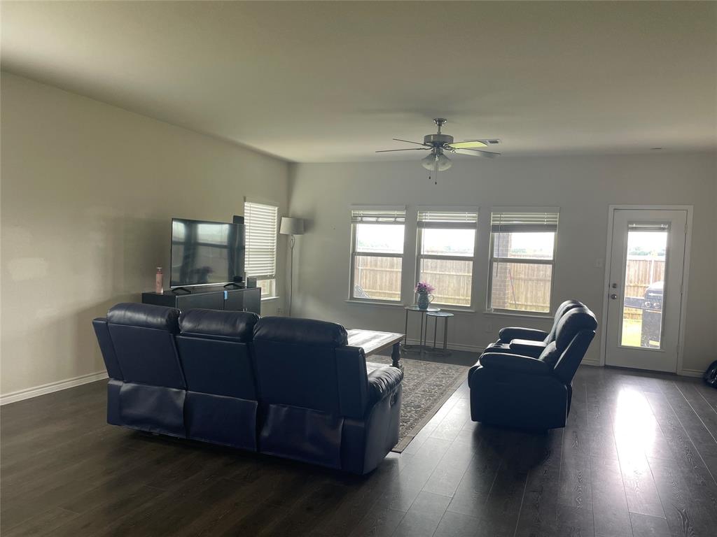 564 Declaration Way Fate, TX 75189 - Photo 6 of 22