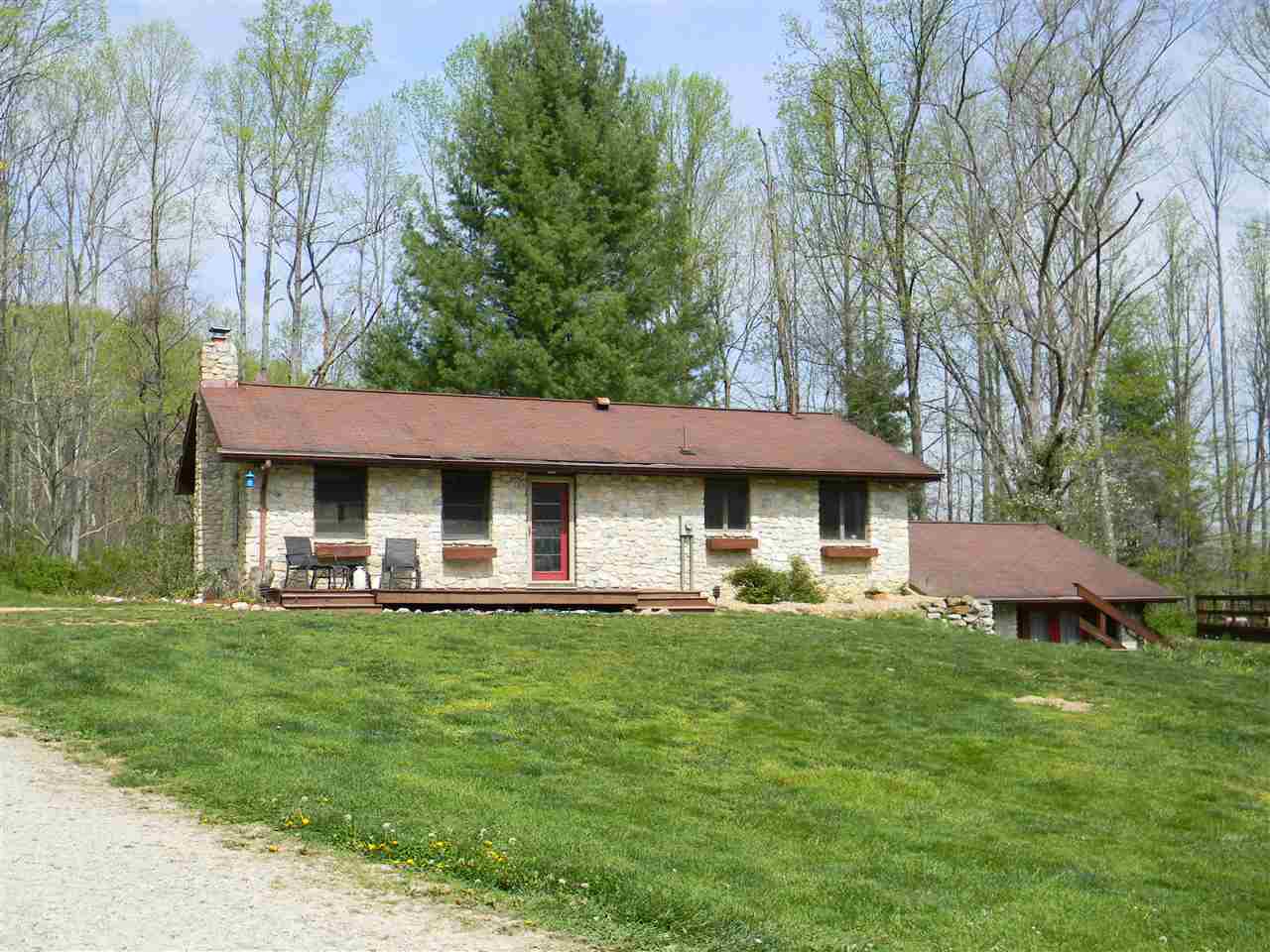 736 River Road Spencer, IN 47460 - Photo 1 of 21