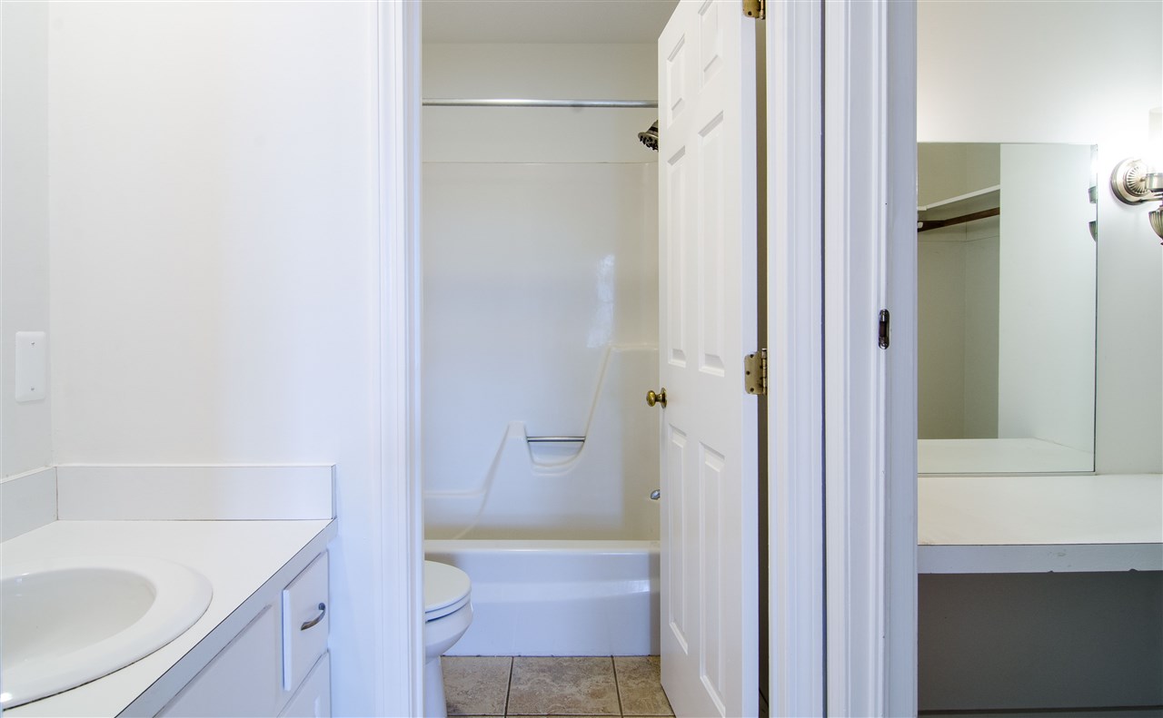 974 Hard Road, Unit 2 Hartford, VT 05059 - Photo 10 of 15 Gallery Image 10