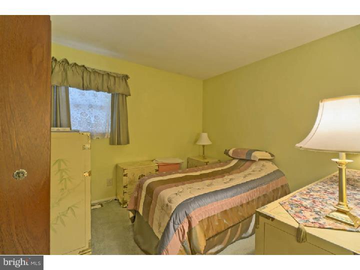 2902 Georgetown Road Cinnaminson, NJ 08077 - Photo 14 of 25 Bedroom 3