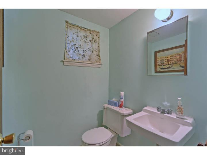 2902 Georgetown Road Cinnaminson, NJ 08077 - Photo 21 of 25 Bathroom