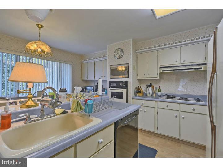 2902 Georgetown Road Cinnaminson, NJ 08077 - Photo 8 of 25 Kitchen