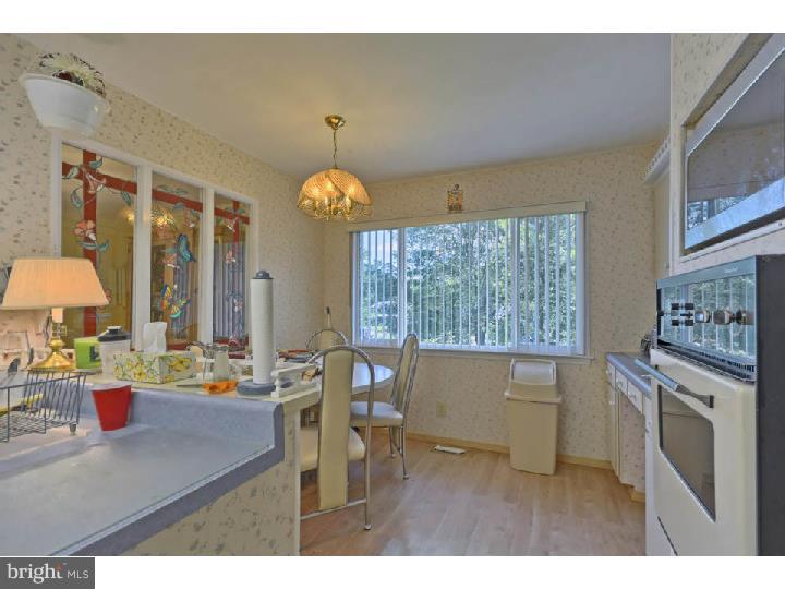 2902 Georgetown Road Cinnaminson, NJ 08077 - Photo 9 of 25 Kitchen
