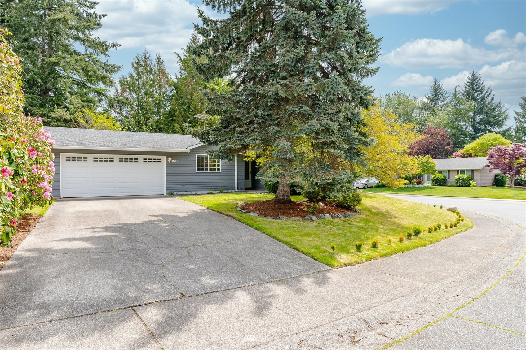 19528 145th Avenue Southeast Renton, WA 98058 - Photo 2 of 22 Gallery Image 2