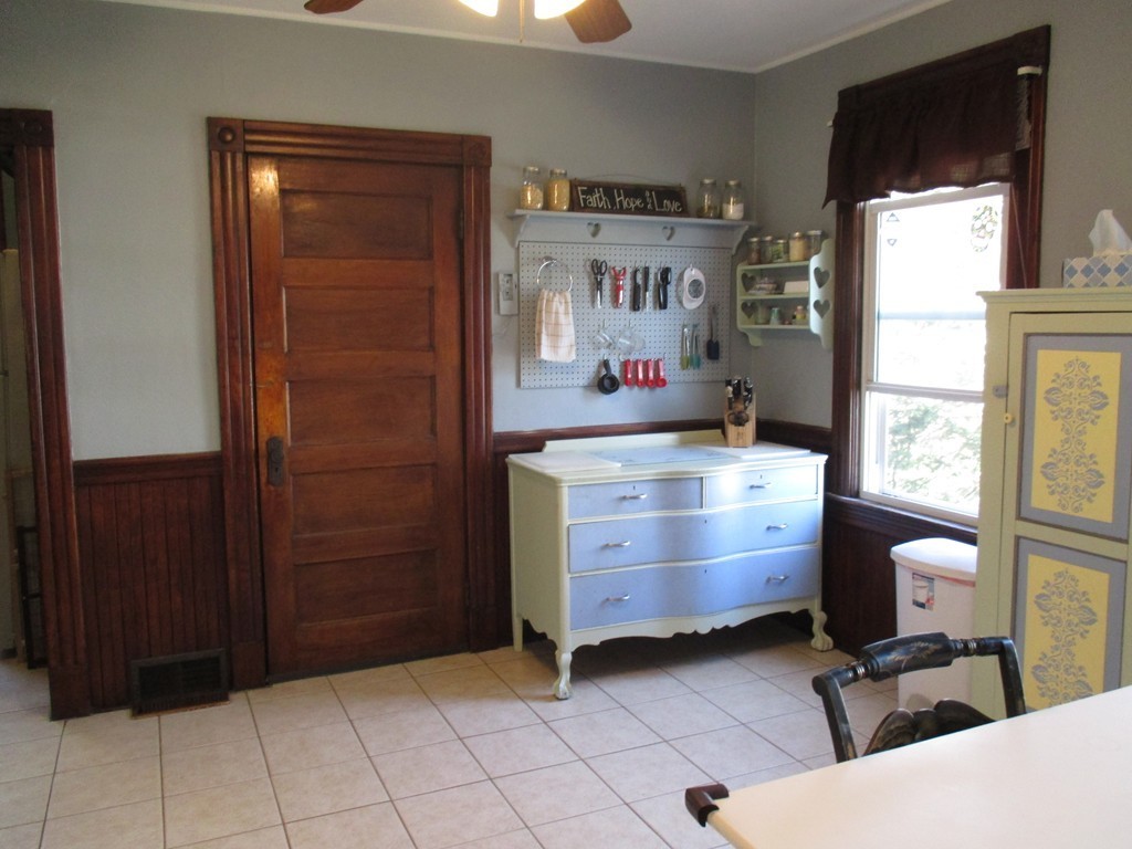 26 Spencer Street Springfield, MA 01118 - Photo 6 of 27 Gallery Image 6