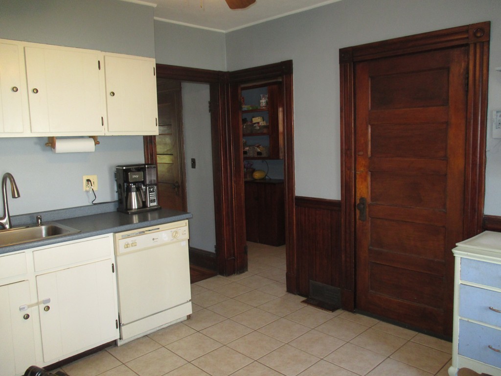 26 Spencer Street Springfield, MA 01118 - Photo 8 of 27 Gallery Image 8