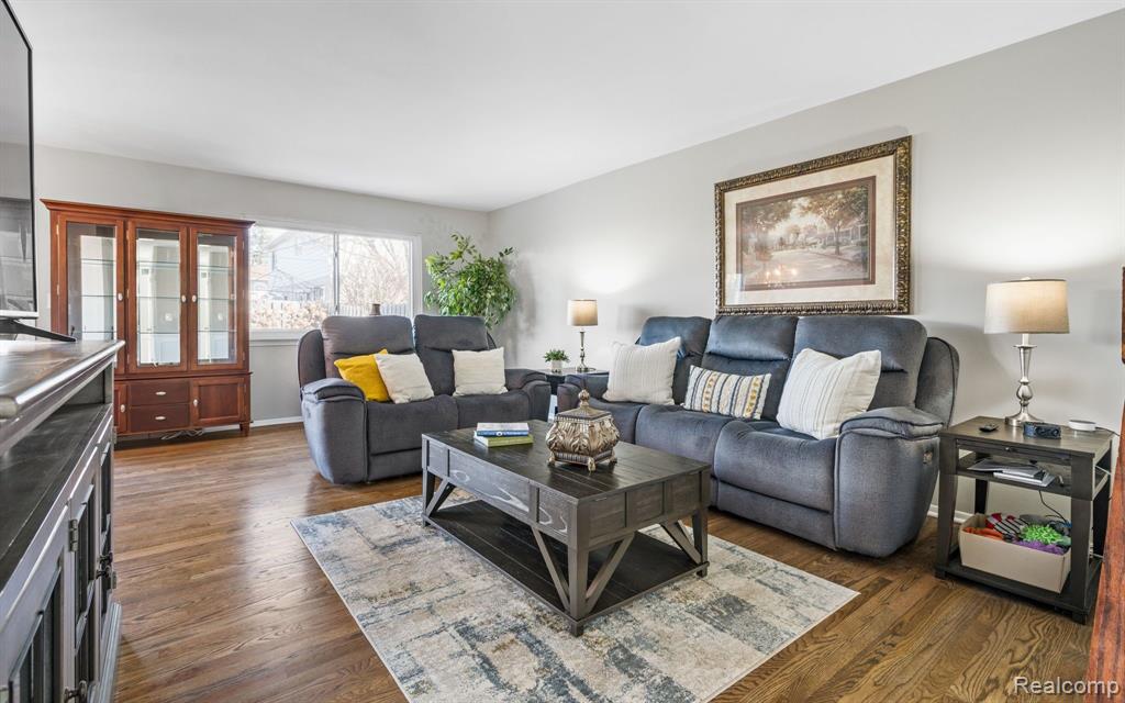 56 Stratford Lane Rochester Hills, MI 48309 - Photo 3 of 32