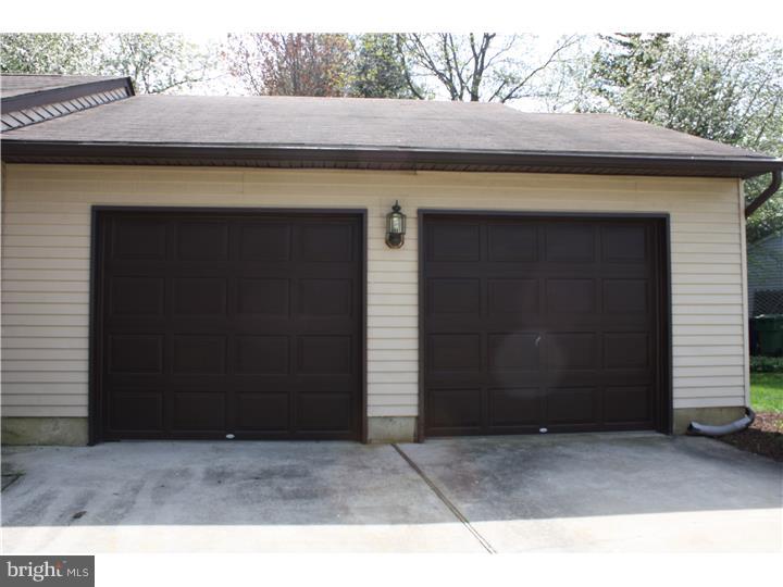 126 Wyndmere Road Evesham, NJ 08053 - Photo 23 of 24 Garage