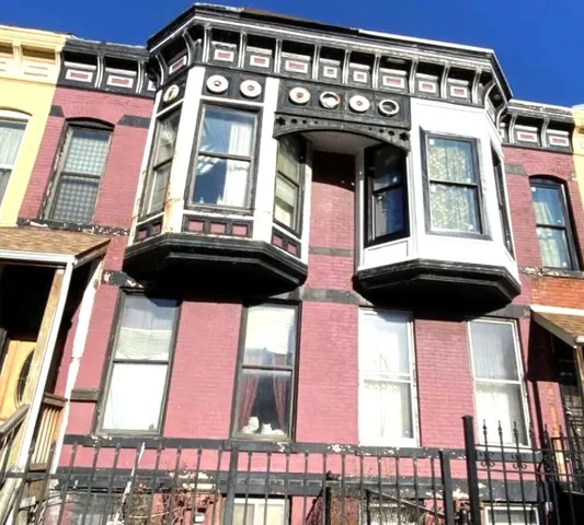 $600,000 | 2324 West Warren Boulevard, Chicago, IL 60612