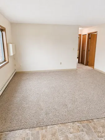 $875 | 1505 Darling Drive, Unit 8, Worthington, MN 56187