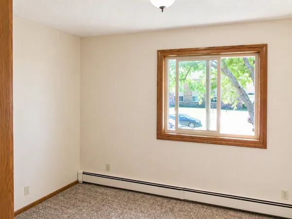 $875 | 1505 Darling Drive, Unit 8, Worthington, MN 56187