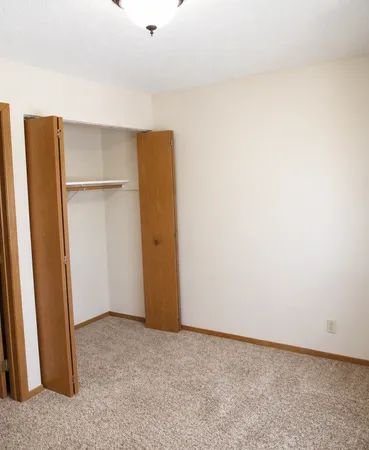 $875 | 1505 Darling Drive, Unit 8, Worthington, MN 56187