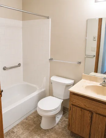 $875 | 1505 Darling Drive, Unit 8, Worthington, MN 56187