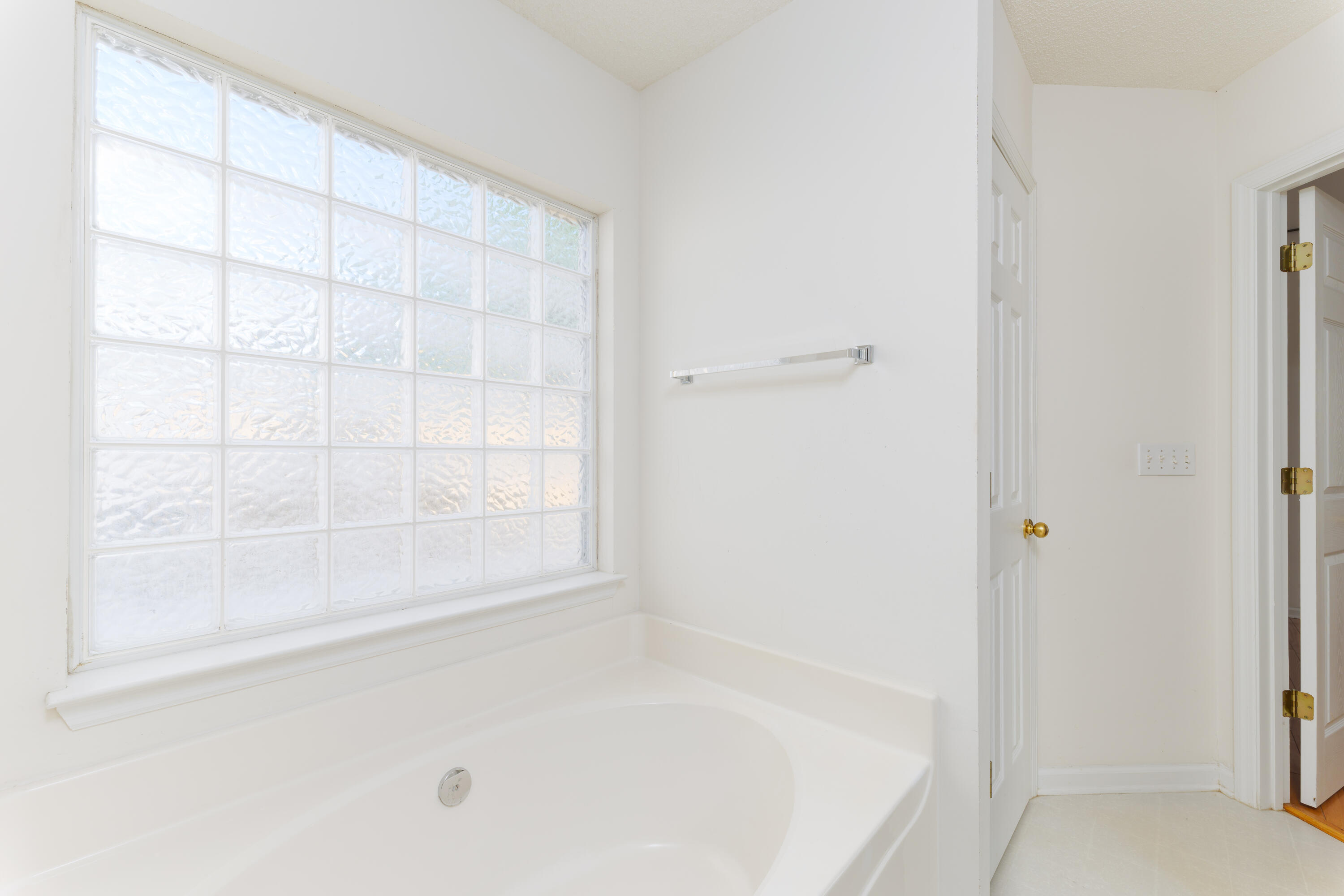 582 Carters Grove Road Charleston, SC 29414 - Photo 20 of 34 Primary Bath